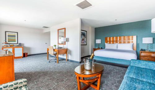 Executive King Suite - Non-Smoking