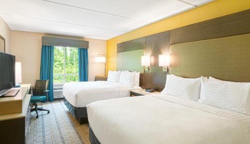 Standard Queen Room with Two Queen Beds