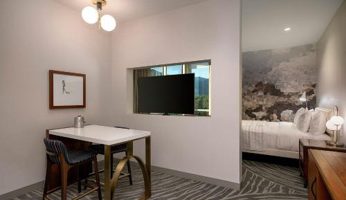 1 Bedroom Suite with 1 King, Sofa bed