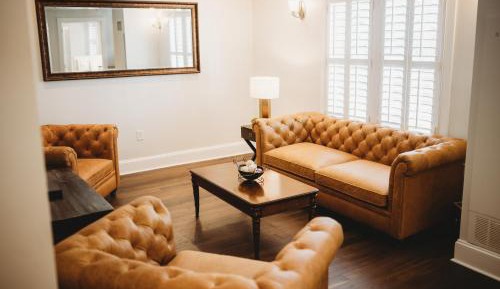 Deluxe King Suite
