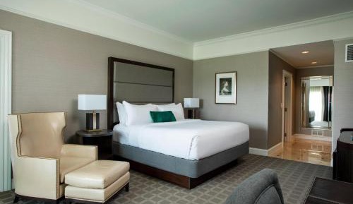 One-Bedroom Executive Suite with Balcony