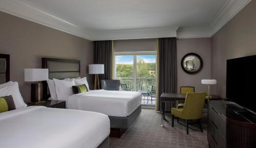 Grand Deluxe Queen Room with Two Queen Beds, Balcony and Park View