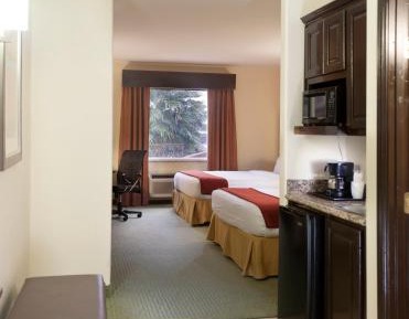Standard Room with Two Queen Beds