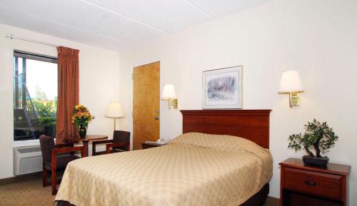 Queen Room - Non-Smoking