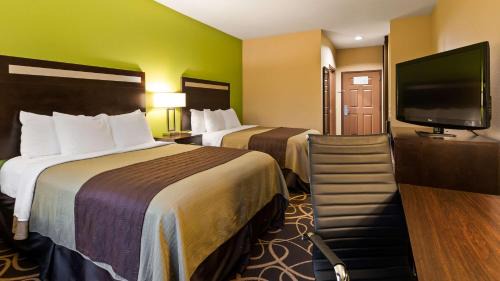Queen Room with Two Queen Beds - Disability Access