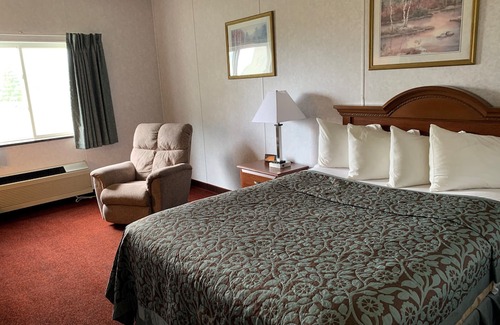 Williston Hotel | Days Inn & Suites by Wyndham Williston
