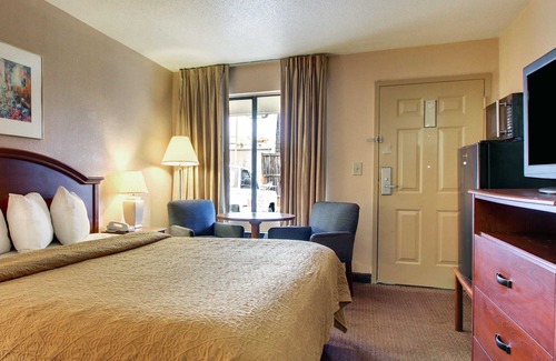Tougaloo Hotel | Rodeway Inn North Ridgeland