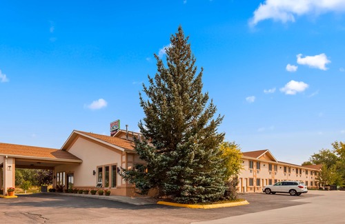 Buffalo Hotel | SureStay Plus Hotel by Best Western Buffalo