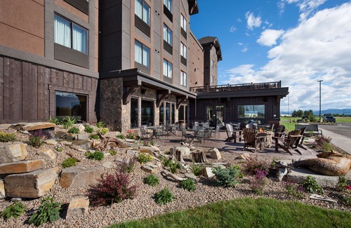 Kalispell Hotel | Country Inn & Suites by Radisson, Kalispell, MT - Glacier Lodge
