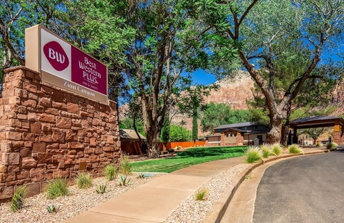 Zion National Park South Entrance Hotel | Best Western Plus Zion Canyon Inn & Suites