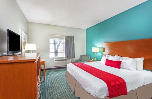 Fairgrounds Hotel | Ramada by Wyndham Louisville Expo Center