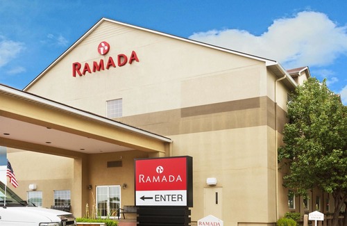 Fairgrounds Hotel | Ramada by Wyndham Louisville Expo Center