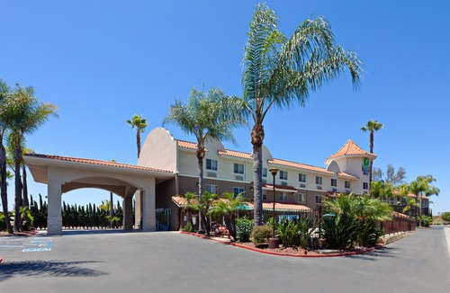 Escondido Hotel | Holiday Inn Express Hotel & Suites San Diego-Escondido, an Ihg Hotel