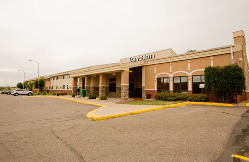 Minot Hotel | Days Inn by Wyndham Minot