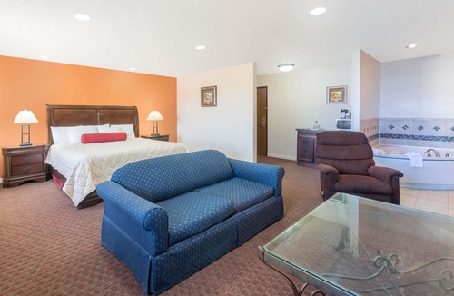 Minot Hotel | Days Inn by Wyndham Minot