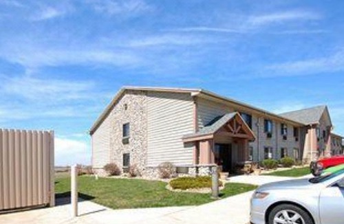 Grimes Hotel | AmericInn by Wyndham Grimes