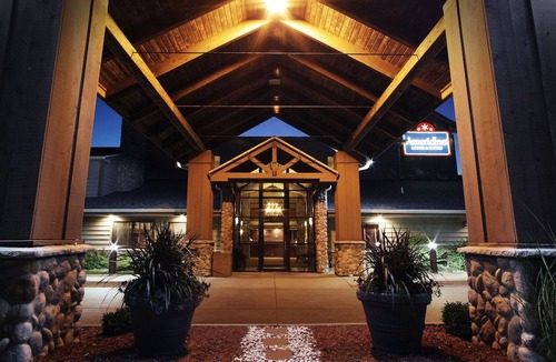 Grimes Hotel | AmericInn by Wyndham Grimes