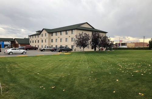 Laurel Hotel | Best Western Yellowstone Crossing