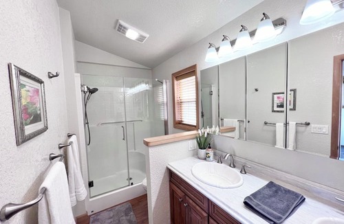 Salmon House | Mountain getaway on a private culdesac, 360 views out large windows.