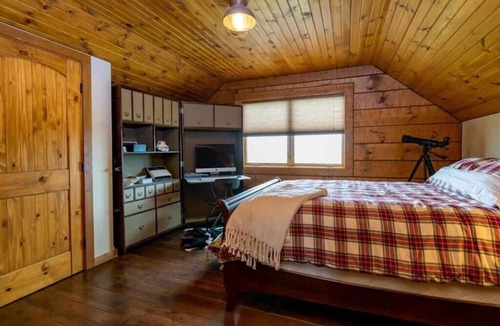 Santa Rita House | Tranquil 4-bedroom Glacier View Getaway
