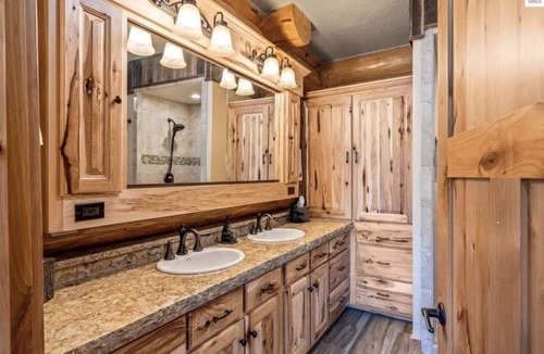 Sagle House | Bring your boat & jet ski's, Waterfront, Luxury Log Home, 46 acres sleeps 21!