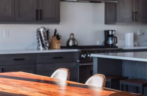 McAllister House | Angler's Landing - Lakehouse Retreat with Stunning Panoramic Views