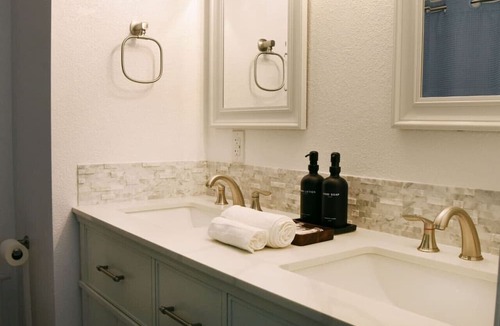 Franklin to the Fort House | Cozy basement, private entrance, 2 miles to UM/DT