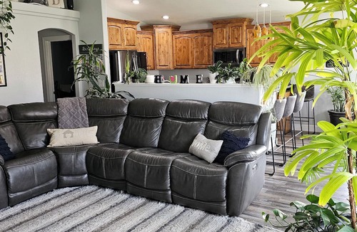 Gillette House | Cozy family friendly 5 bedroom home 10 min drive from Camplex