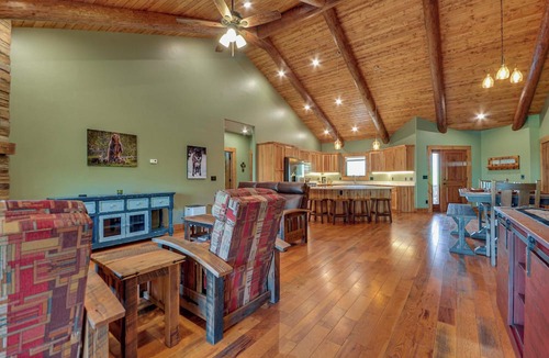 Wapiti House | Spacious Cody Townhome: Private River Access!
