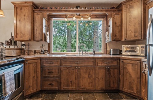 Athol Cabin | Beautiful Lake Cabin on Kelso Lake, Idaho! Close to Silverwood!