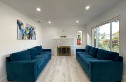 Hayward House | Beautifully Remodeled 3/2 in the heart of the Bay!