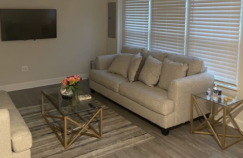 Lake Arbor House | Stunning home close to DC/NFL stadium/MGM Grand