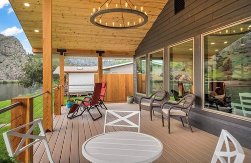 Cascade Apartment | Apartment on the Missouri River