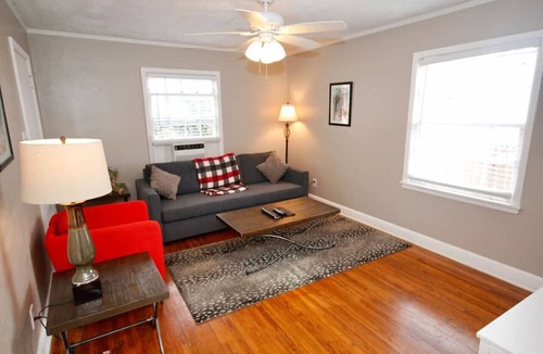 Lenox House | Hip Trendy Midtown Walk2 Overton
