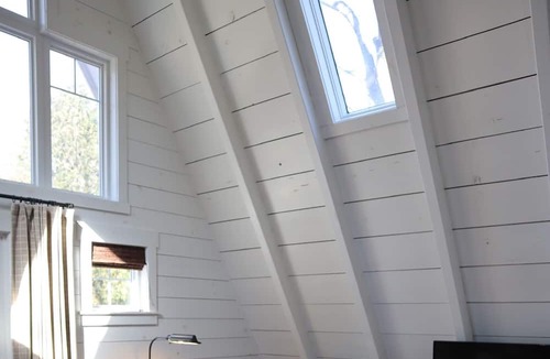 Valley Hi Ski Chalet | Beautiful couples getaway located just seconds from Mad River Mountain ski lift.
