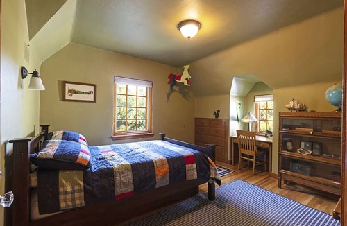 University District House | Stunning Craftsman-era house in the tree-line University District near downtown