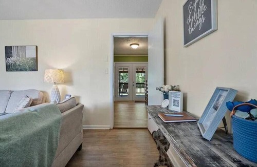 South View House | The Lexington Farmhouse -New Listing!