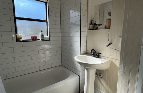 Heritage House | Cozy Spaceship Ranch House Meets Historical San Marcos