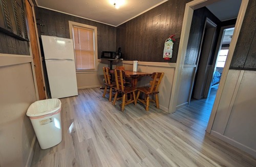 Davis Cabin | The Most Beautiful Views in Turner Falls