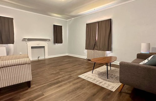 Mount Vernon Apartment | Amazing Downtown Location! Quiet & Spacious!