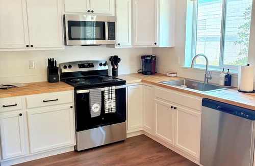Riggins House | Main Street Retreat! Charming 3 Bedroom House in the heart of Riggins!