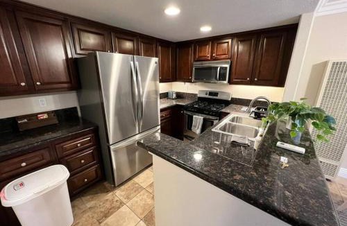 University City Apartment | Luxury furnished one bedroom condo La Jolla, Spa, Pool, Gym near beach