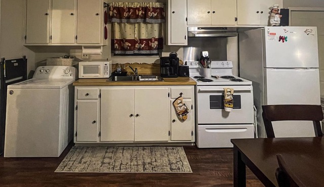 Cozy Cajun Cabin Quiet Retreat on the Bayou 1B 1B