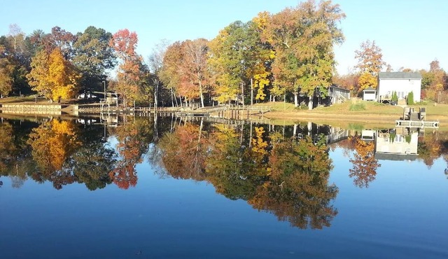 Skipper's Cove, Lakefront, Private Dock, Fire Pit, Open Floor Plan, Level Lot!