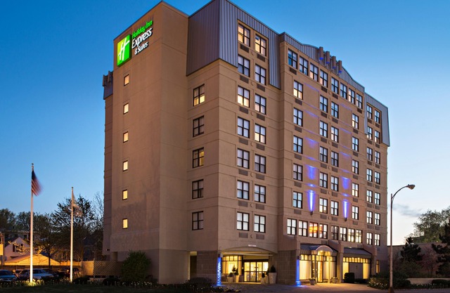 Holiday Inn Express & Suites Boston - Cambridge