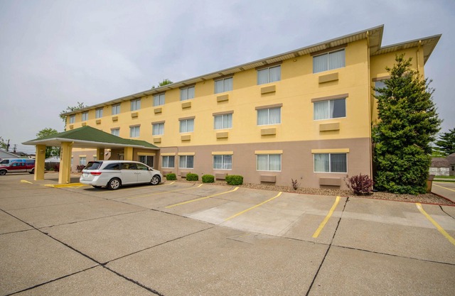 Quality Inn East Evansville