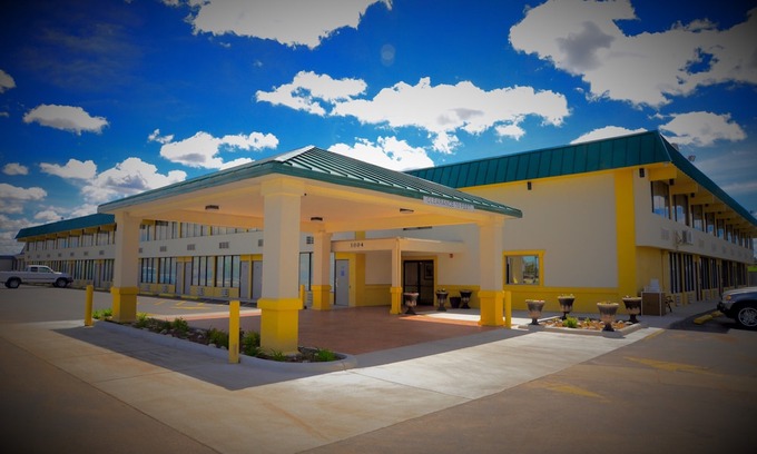 Gillette Hotel | Howard Johnson by Wyndham Gillette
