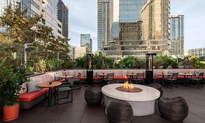 Gaslamp Quarter House | Tastefully Decorated 2 Rooms Near Little Italy – Walkable to Top Attractions